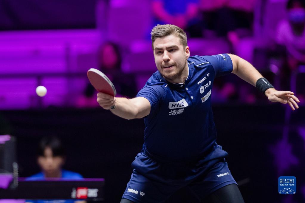 在足球场上 在足球场上