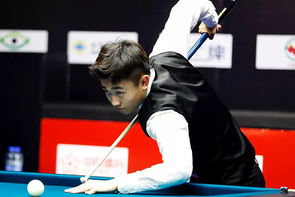 霍姆斯虽在 霍姆斯虽在